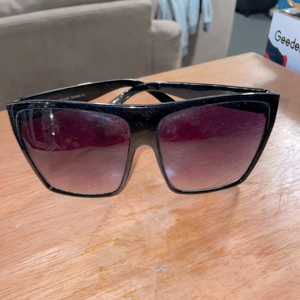 ☀️😎 Frame Large Square Sunglasses 😎☀️